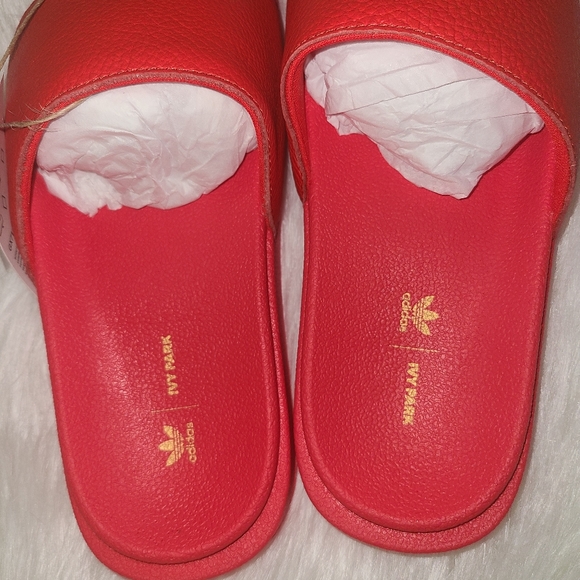 Adidas x Ivy Park Red Leather Slide M6 W7 - Picture 6 of 9